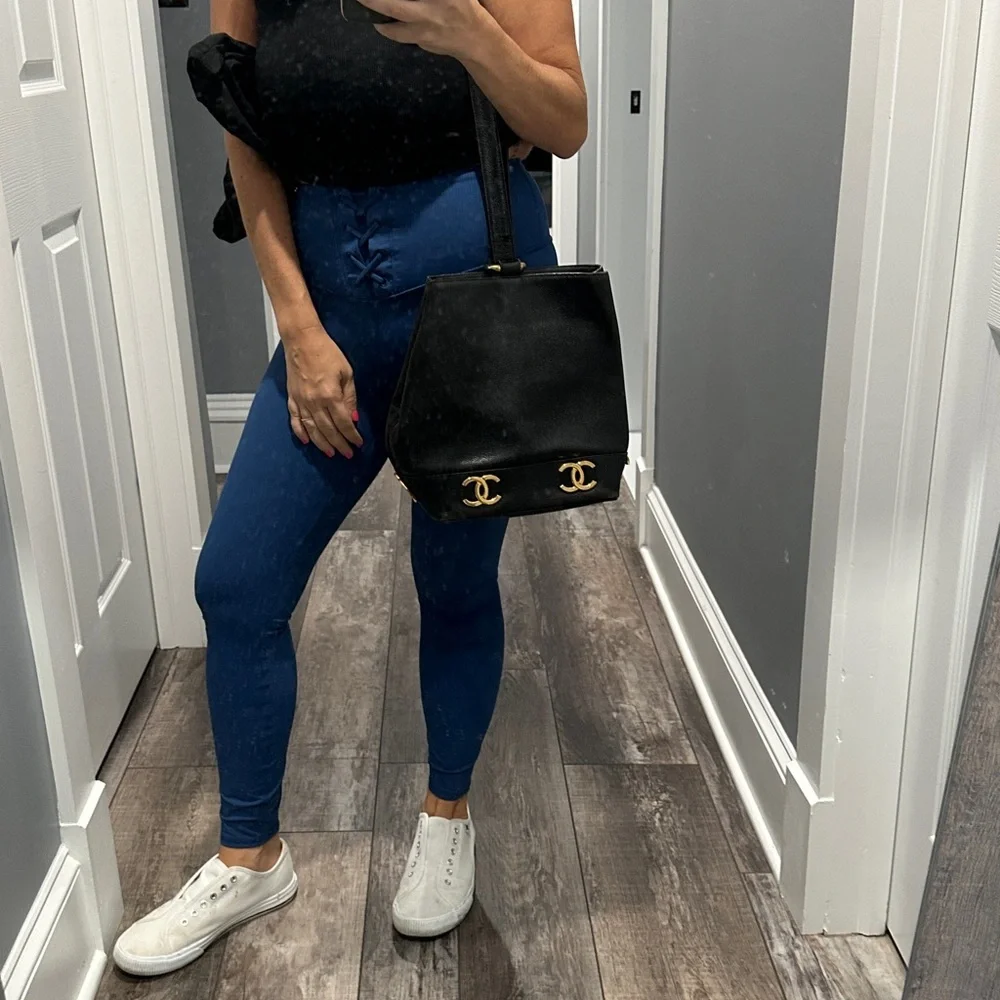 CHANEL Black Leather Bucket Bag with Gold Accents - Picture 5 of 8